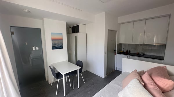 Studio mit Balkon an ruhiger Lage 3