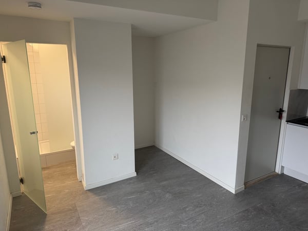 Studio mit Balkon an ruhiger Lage 1