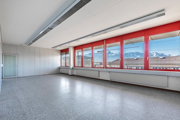 800 m² Gewerbefläche an bester Sichtlage - Laden, Showroom oder Büro 3