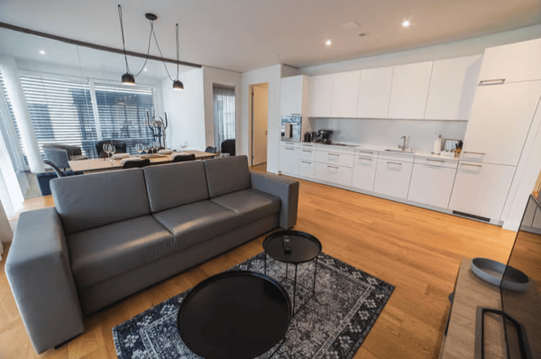 Exklusive möblierte 1.5 Zimmer Stadtwohnung nahe Bahnhof Zug 2