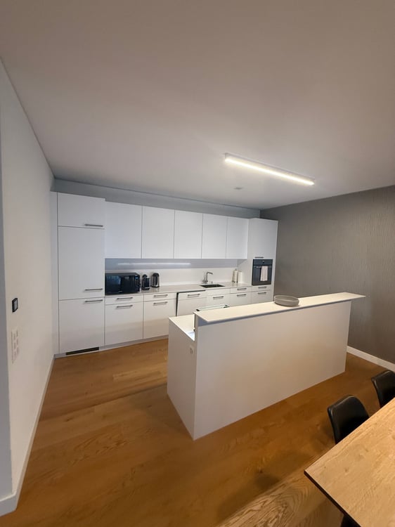Exklusive möblierte 3.5 Zimmer Stadtwohnung nahe Bahnhof Zug 3