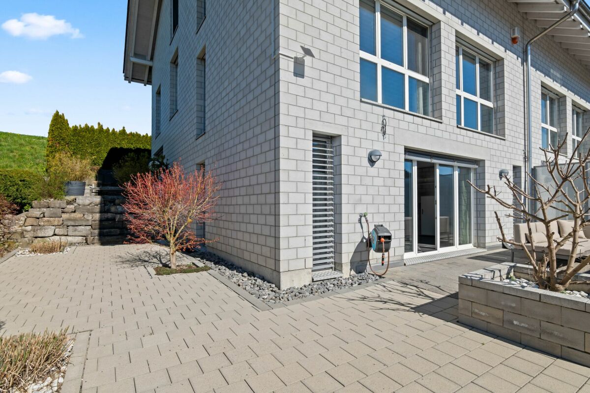 7.5-room semi-detached house in a sunny location