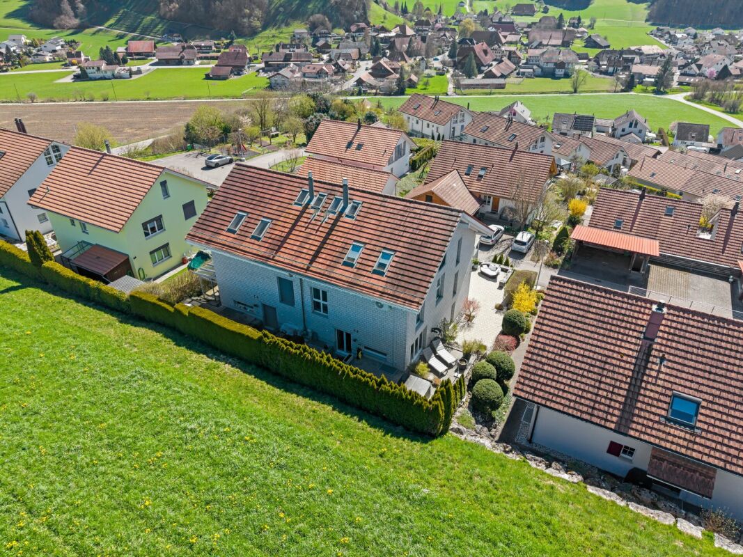7.5-room semi-detached house in a sunny location