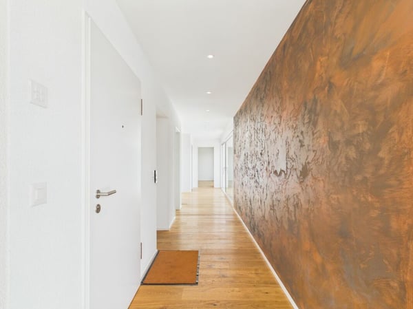 Sehr gepflegte, neuwertige Attika-Wohnung mit div. Extras wie Riesen-Terrasse, Lift mit direktem Zugang in die Wohnung, übergrossen Parkplätzen usw. 31
