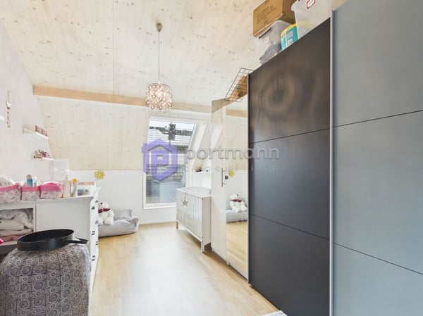 Helle 4,5-Zi-Dach-Wohnung mit Direktzugang in den Estrich mit Tageslicht 18