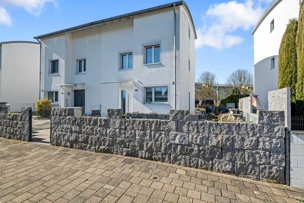 Laufend renoviertes+umgebautes Doppel-Einfamilienhaus 23