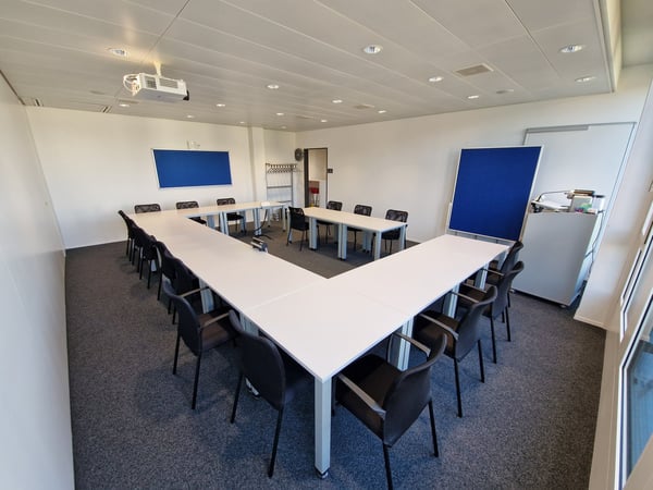 Letzte freie Büro-/Gewerbefläche - 466 m² ausgebaute Räumlichkeiten an Top-Lage 15