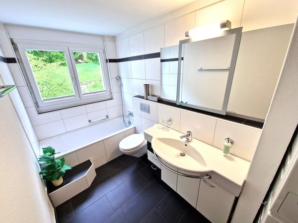 Attraktive 4.5-Zimmer-Wohnung mit Balkon und privatem Hobby-/Waschraum 12