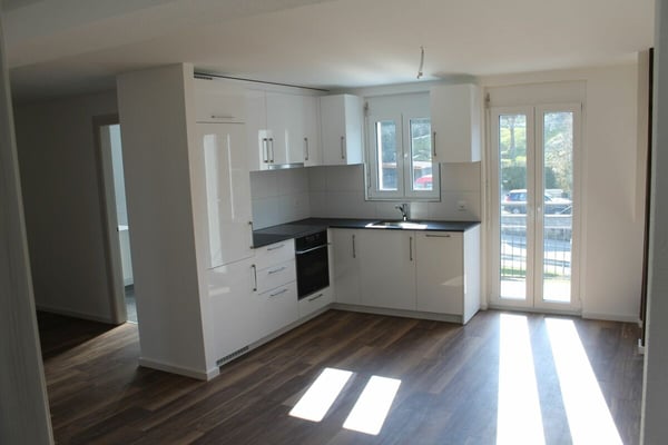 Vom Fundament bis zum First - alles neu, ausser der Adresse 4