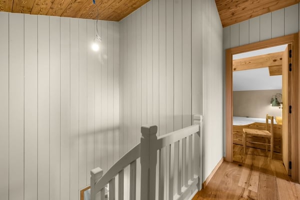 Charming 4-Room Chalet in the Heart of Verbier – Fully Renovated Alpine Retreat 12