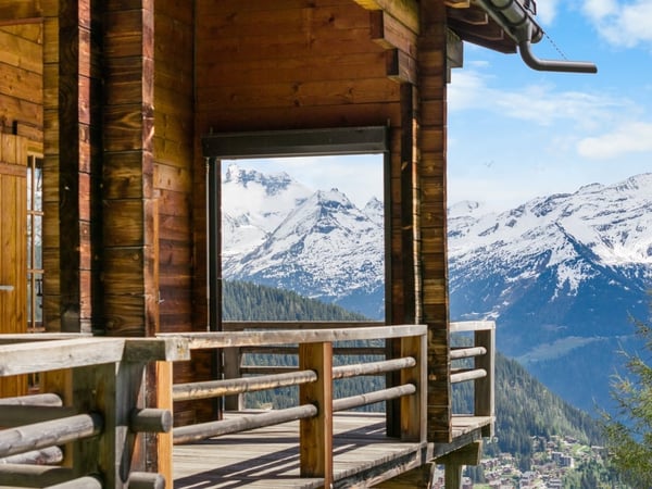 Charming 4-Room Chalet in the Heart of Verbier – Fully Renovated Alpine Retreat 5