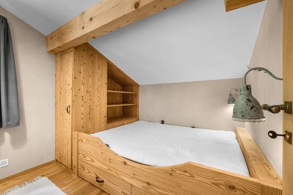 Charming 4-Room Chalet in the Heart of Verbier – Fully Renovated Alpine Retreat 8