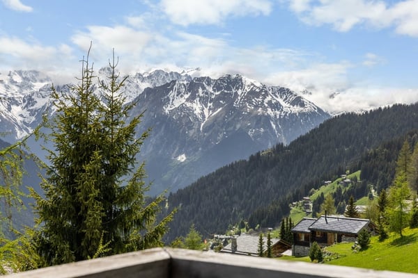 Charming 4-Room Chalet in the Heart of Verbier – Fully Renovated Alpine Retreat 38