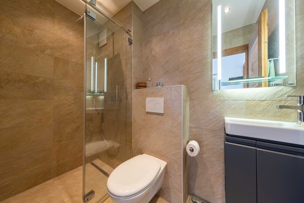 Stunning 6.5-Room Penthouse Apartment in the Heart of Anzère 5
