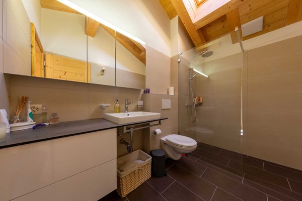 Stunning 6.5-Room Penthouse Apartment in the Heart of Anzère 8
