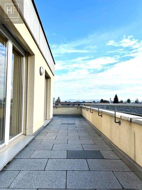 4.5 Zimmer Attika-Eigentumswohnung mit ausgebauten Raum und 2 AEHP