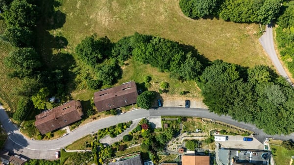 Mehrfamilienhaus + 1 Wohnung in Plasselb 75 3