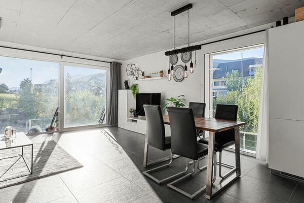 2 Familienhaus - 5.5 Zi und 4.5 Zi 3