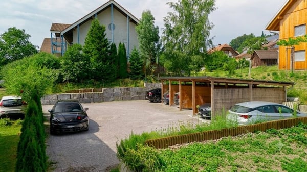 6.5 Zi Doppeleinfamilienhaus mit seperater 3.5 Zi Wohnung im DG 17