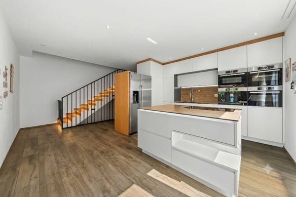 6.5 Zi Doppeleinfamilienhaus mit seperater 3.5 Zi Wohnung im DG 6
