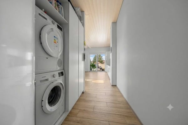 6.5 Zi Doppeleinfamilienhaus mit seperater 3.5 Zi Wohnung im DG 19