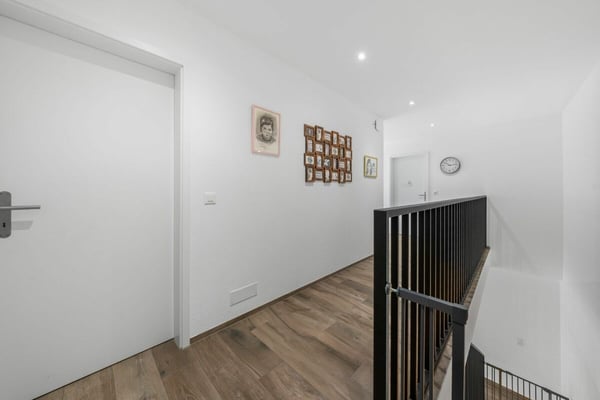 6.5 Zi Doppeleinfamilienhaus mit seperater 3.5 Zi Wohnung im DG 10