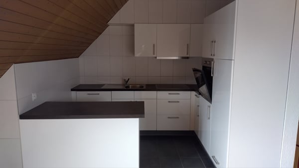 Charmante 2-Zimmer-Dachgeschosswohnung an der Bahnhofstrasse in Olten 2