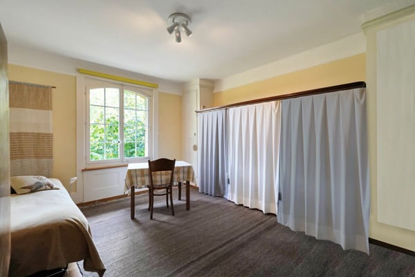 Rarität in der Stadt: Historisches Landhaus mit weitläufigem Gartenparadies und Einliegerwohnung 10