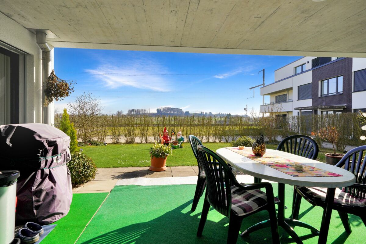 Appartamento a terrazza moderno e luminoso con grande giardino