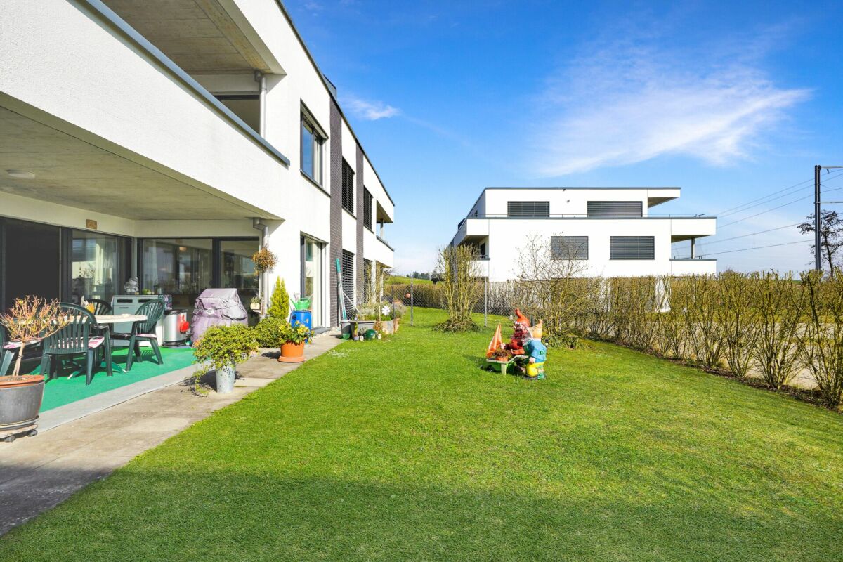 Appartamento a terrazza moderno e luminoso con grande giardino