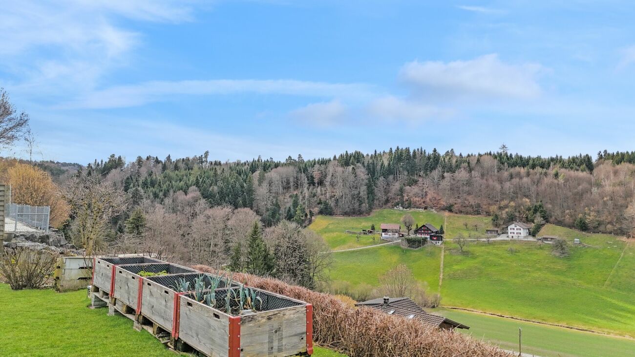 Maison unifamiliale de 5,5 pièces avec annexe de 4,5 pièces et vue sur le verdure à St.Antoni
