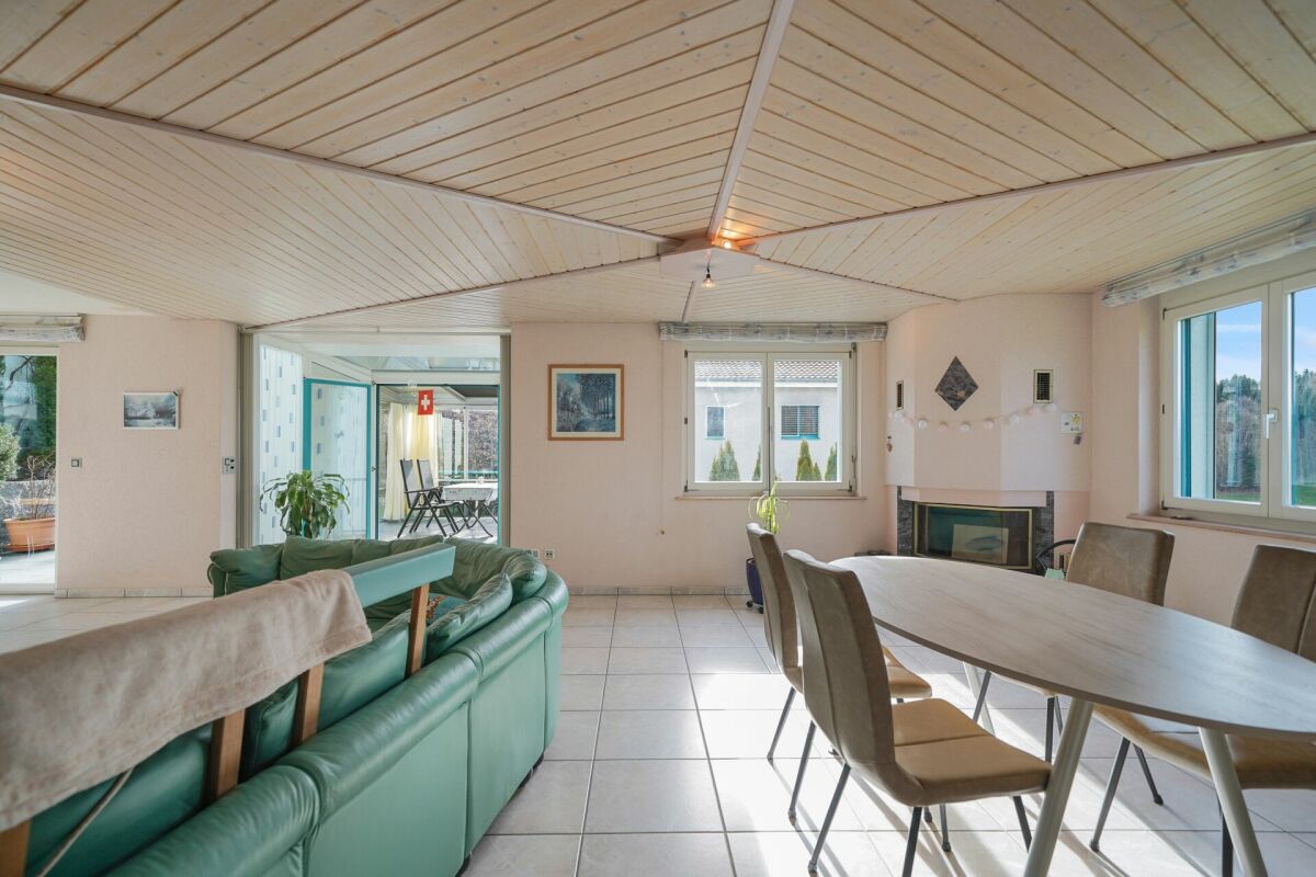 Maison unifamiliale de 5,5 pièces avec annexe de 4,5 pièces et vue sur le verdure à St.Antoni