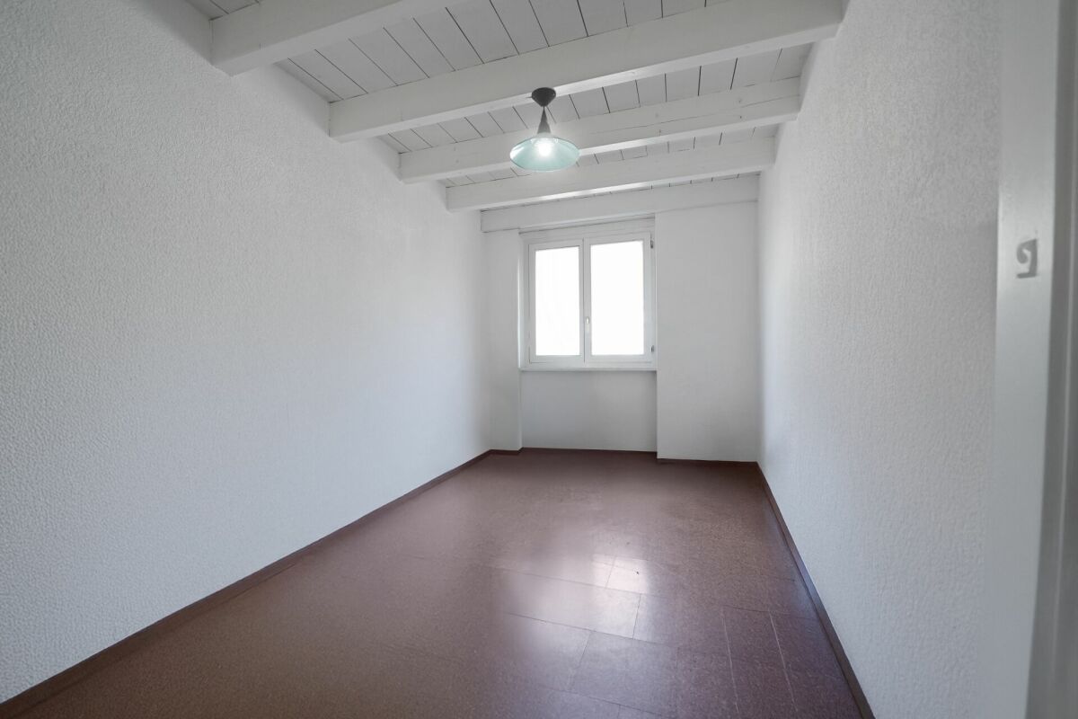 Duplex sous les toits avec ascenseur privatif - spacieux, lumineux et plein de potentiel