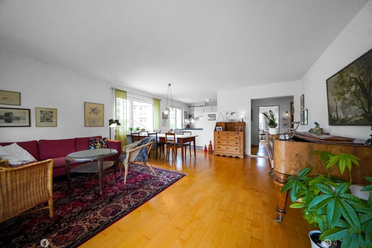 Helle 4.5-Zimmer-Eigentumswohnung an zentraler Lage in Interlaken