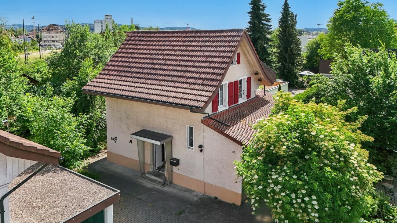 Charmantes, zentrales Einfamilienhaus mit Garten in Herzogenbuchsee