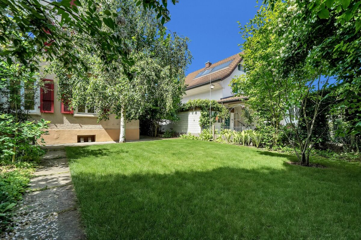 Charmantes, zentrales Einfamilienhaus mit Garten in Herzogenbuchsee