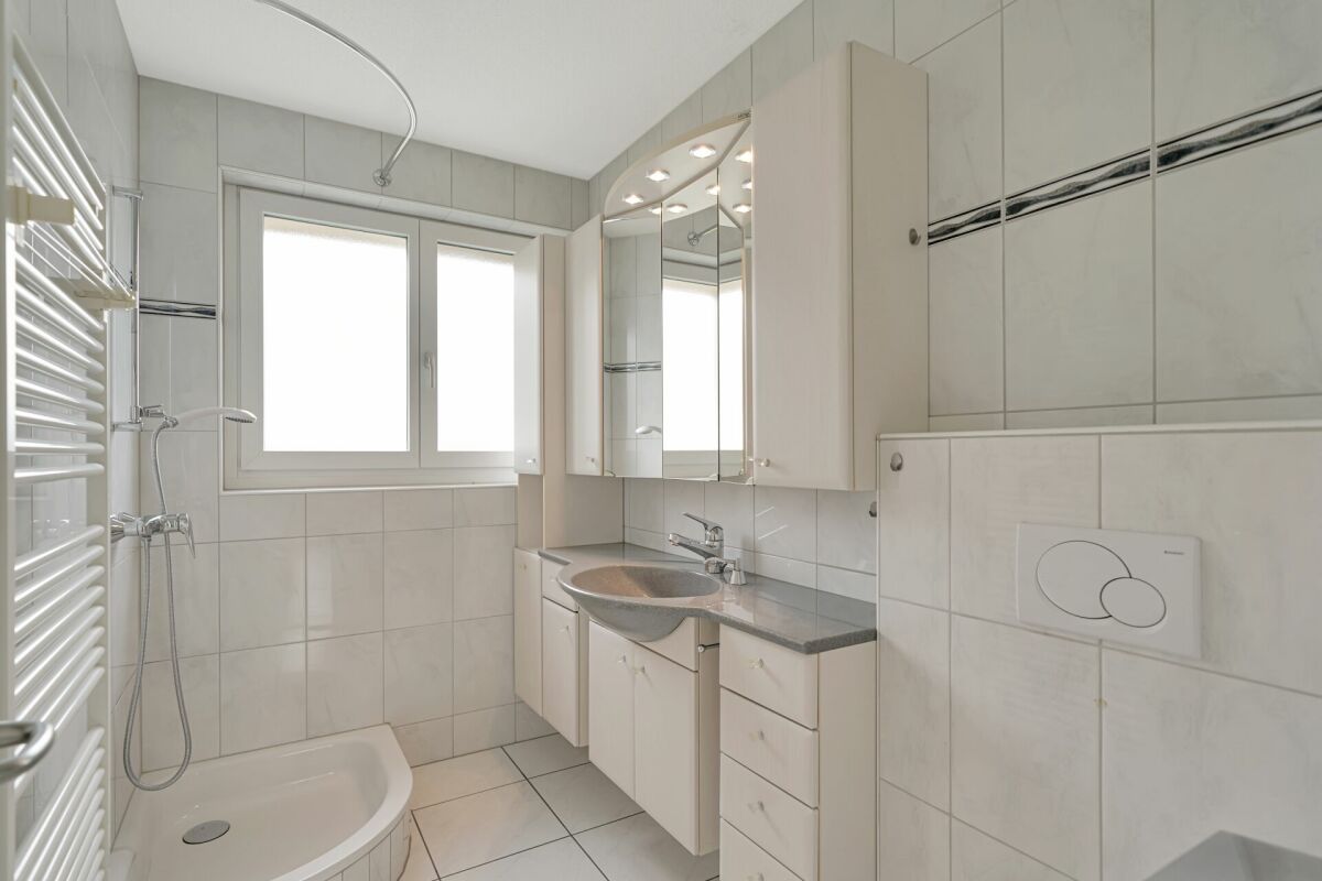 Attraktive 4.5 Zimmer Wohnung in Lostorf