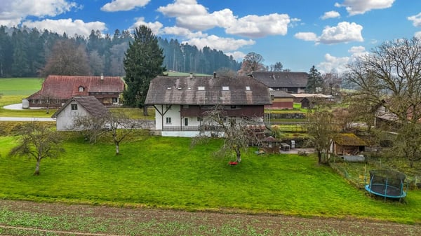 Vollvermietetes Mehrfamilienhaus mit 4 Wohnungen, 5.4% Bruttorendite 1