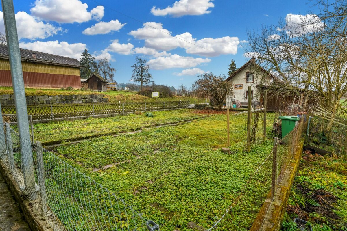 Vollvermietetes Mehrfamilienhaus mit 4 Wohnungen, 5.4% Bruttorendite