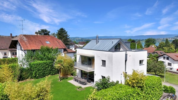 Sonnige 5.5 Zimmer Villa in See Nähe in Meyriez 1