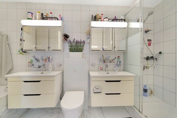 Neuwertige 7.5-Zimmer Wohnung an Top Lage in Flamatt 5