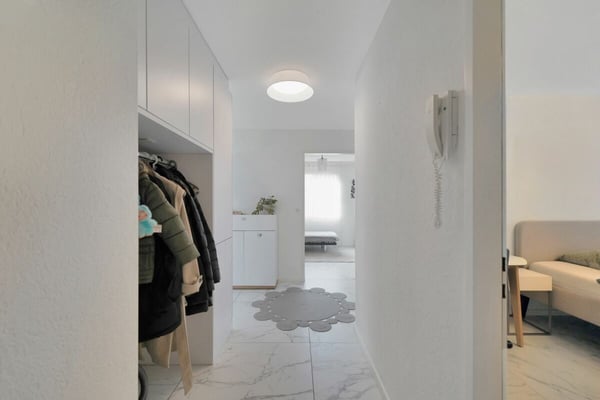 Neuwertige 7.5-Zimmer Wohnung an Top Lage in Flamatt 10