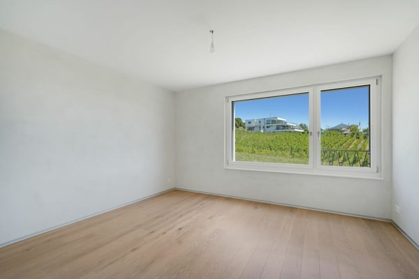 Exklusive 4.5 Zimmer Neubau Terrassenwohnung mit atemberaubender Weitsicht über den Murtensee 12