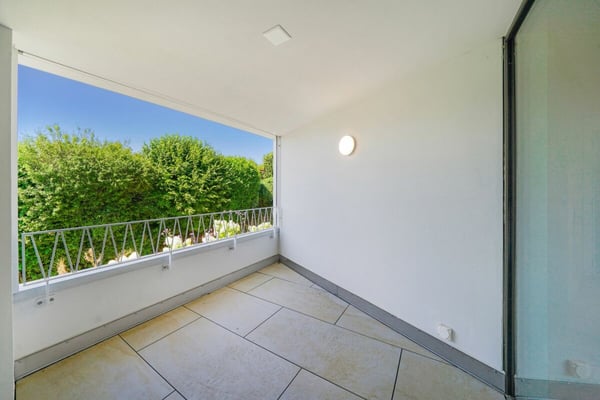 Exklusive 4.5 Zimmer Neubau Terrassenwohnung mit atemberaubender Weitsicht über den Murtensee 6