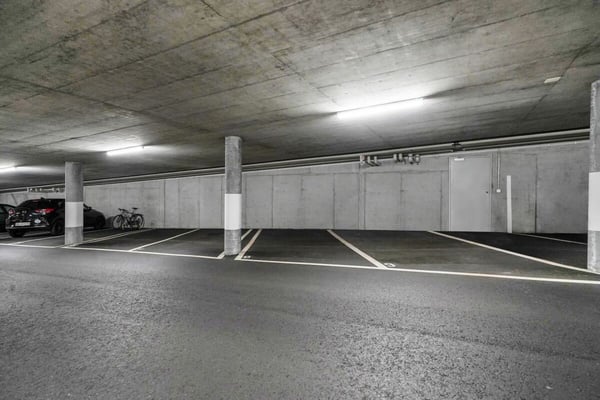 Neuwertige, helle 4.5 Zimmer Parterre-Wohnung in Stadtnähe 15