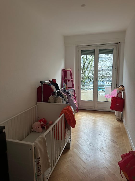 4 Pièces traversant avec balcon en plein centre Rive-Droite 2