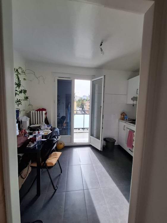 Charmant appartement de 2 pièces avec balcon au coeur des Eaux-vives en dernier étage 1