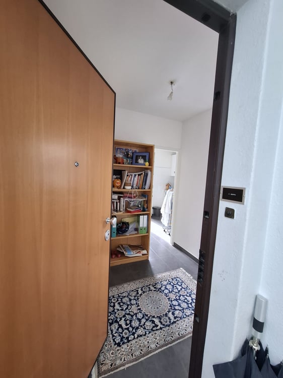 Charmant appartement de 2 pièces avec balcon au coeur des Eaux-vives en dernier étage 8