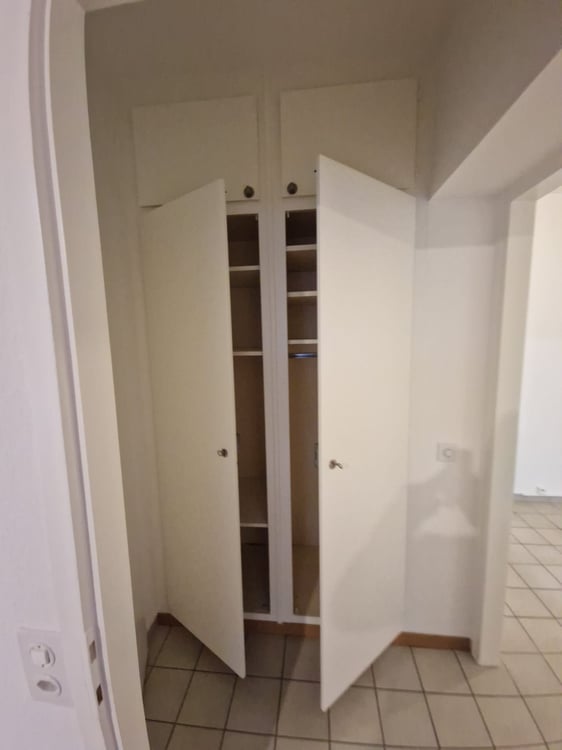 Spacieux appartement de 3 Pièces au coeur du quartier de Plainpalais 8