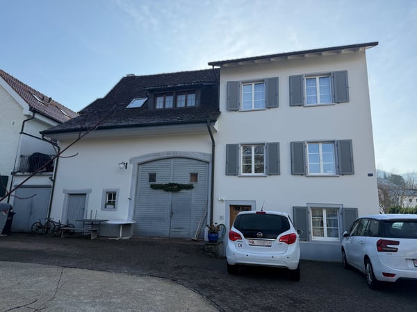 Mehrfamilienhaus im historischen Dorfkern mit viel Potenzial 1